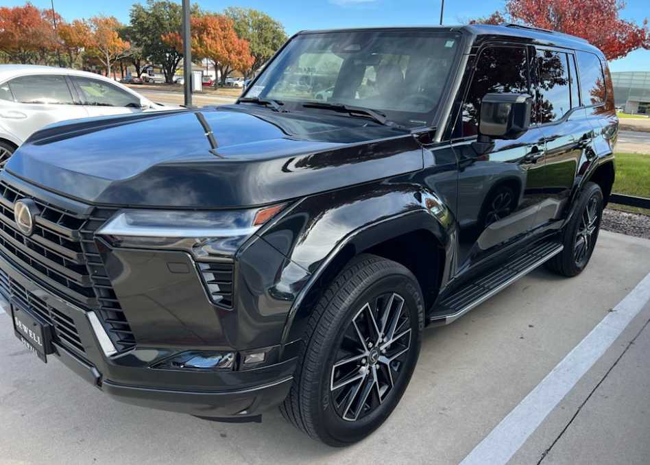 2025 Lexus GX Premium's photo