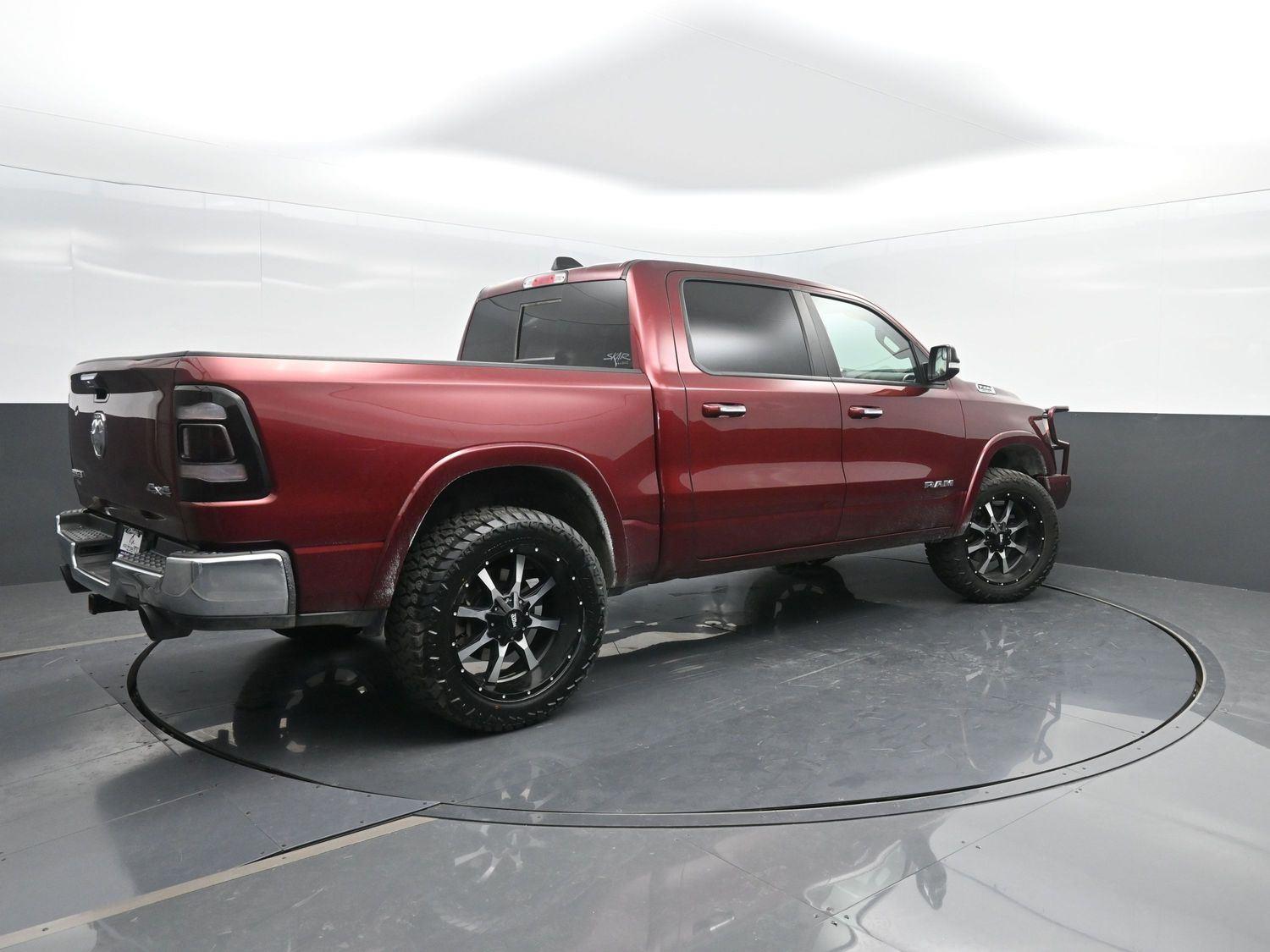 2019 Ram 1500 Laramie photo 2
