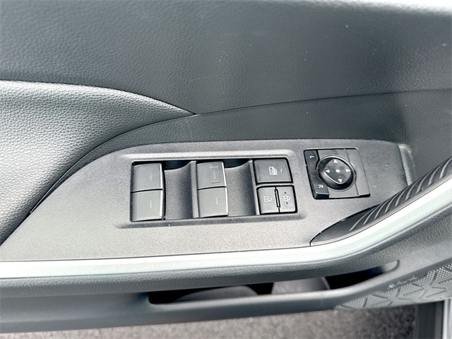 2022 Toyota RAV4 Hybrid SE photo 15