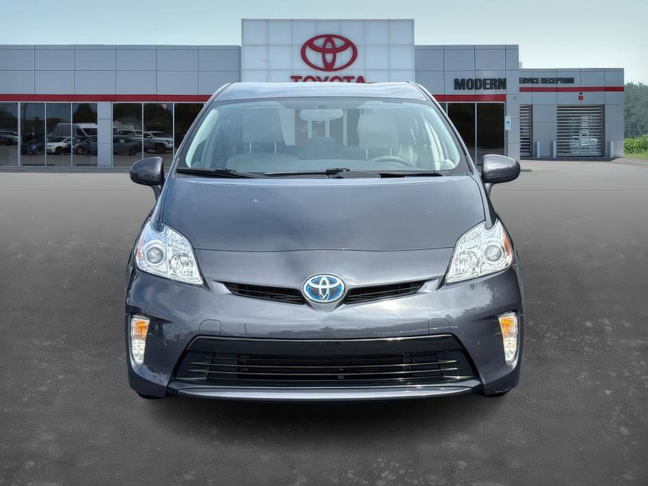 2015 Toyota Prius Three photo 2