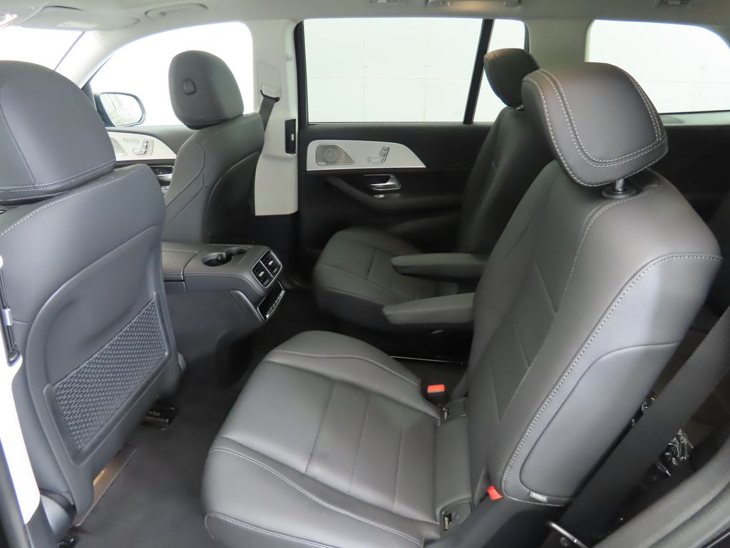 2025 Mercedes Benz GLS 450 4MATIC photo 21