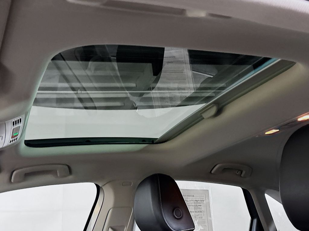 2023 Volkswagen Jetta 1.5T SEL photo 19