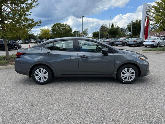 2025 Nissan Versa 1.6 S photo 4