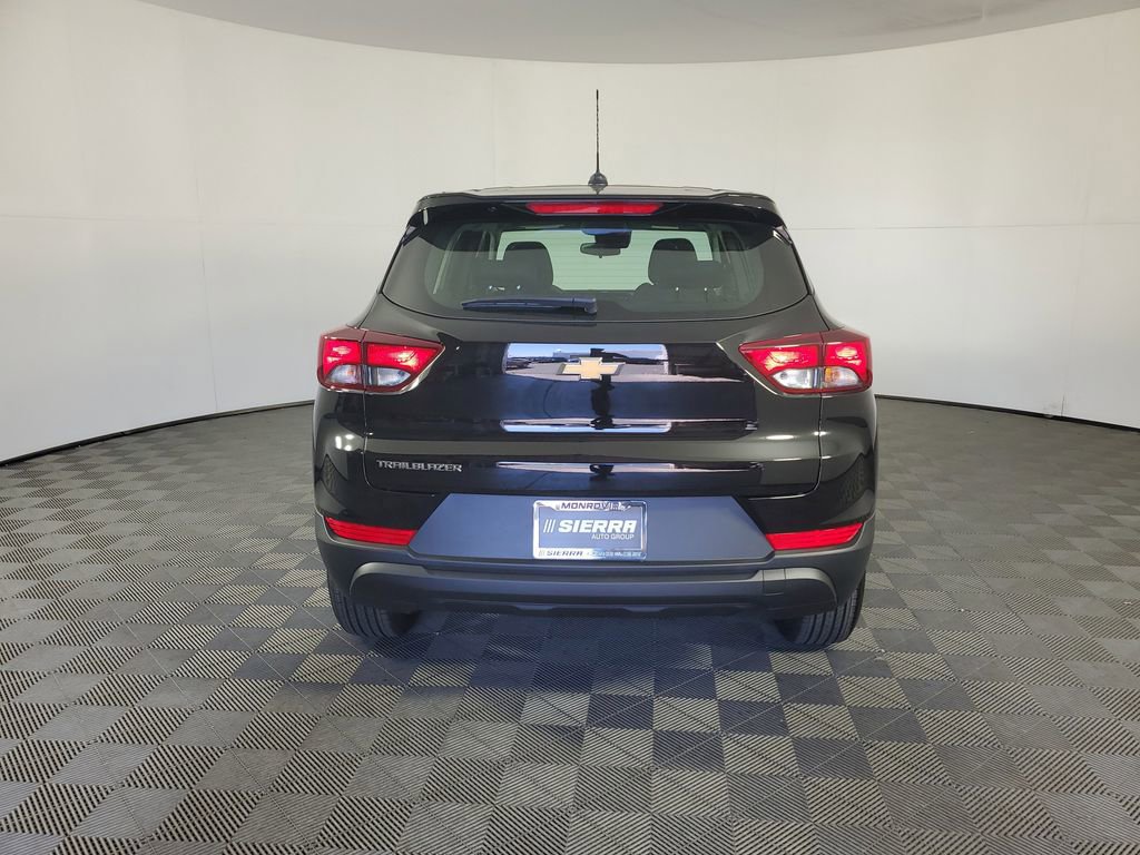2026 Chevrolet Trailblazer LS photo 3