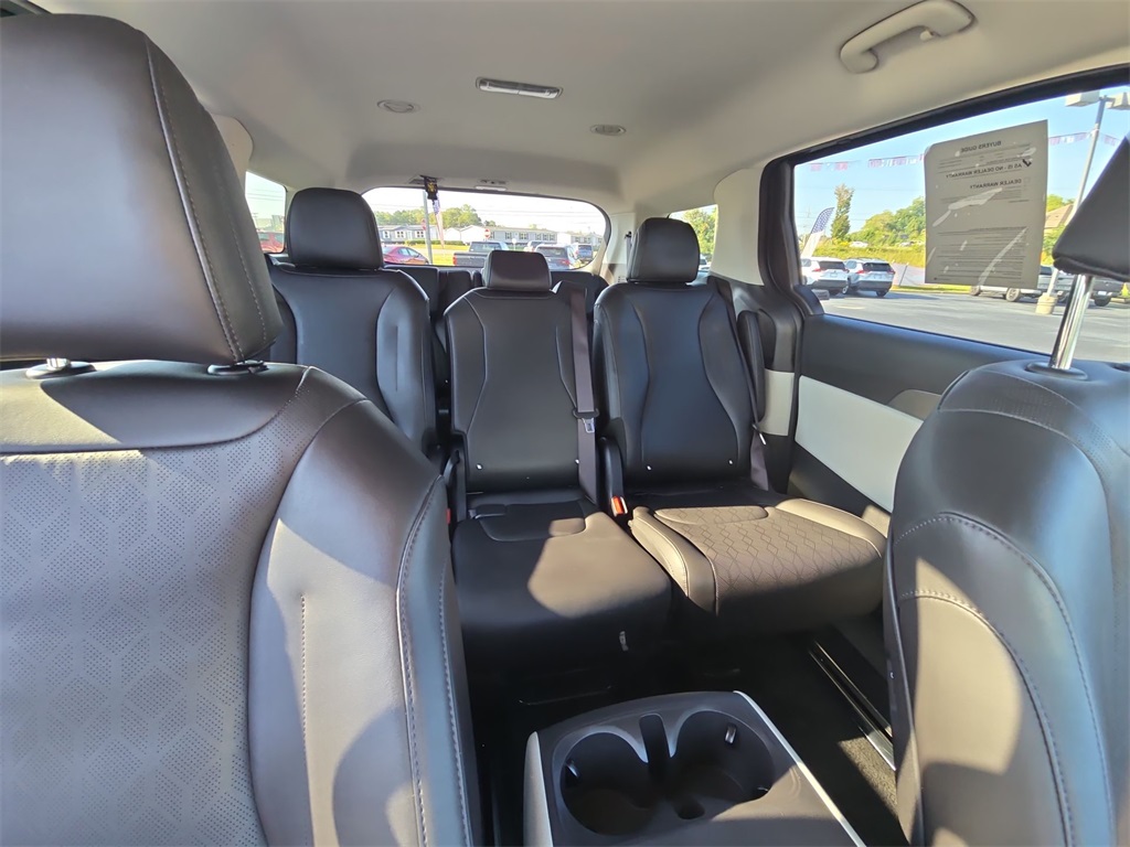 2023 Kia Carnival LX photo 15