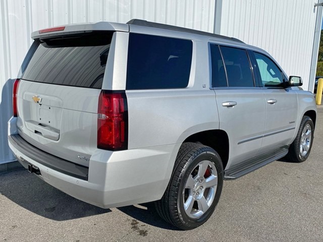 2016 Chevrolet Tahoe LT photo 3