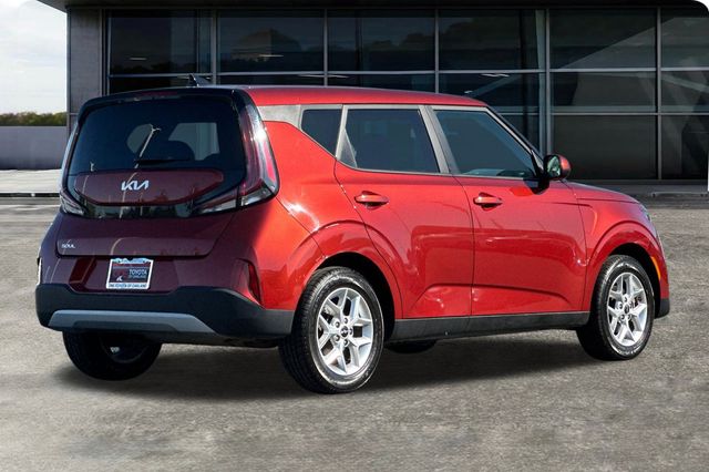 2023 Kia Soul LX photo 4