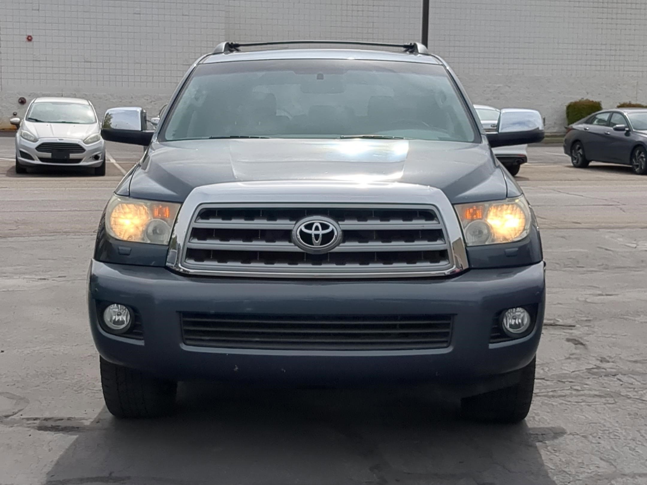 2010 Toyota Sequoia photo 8