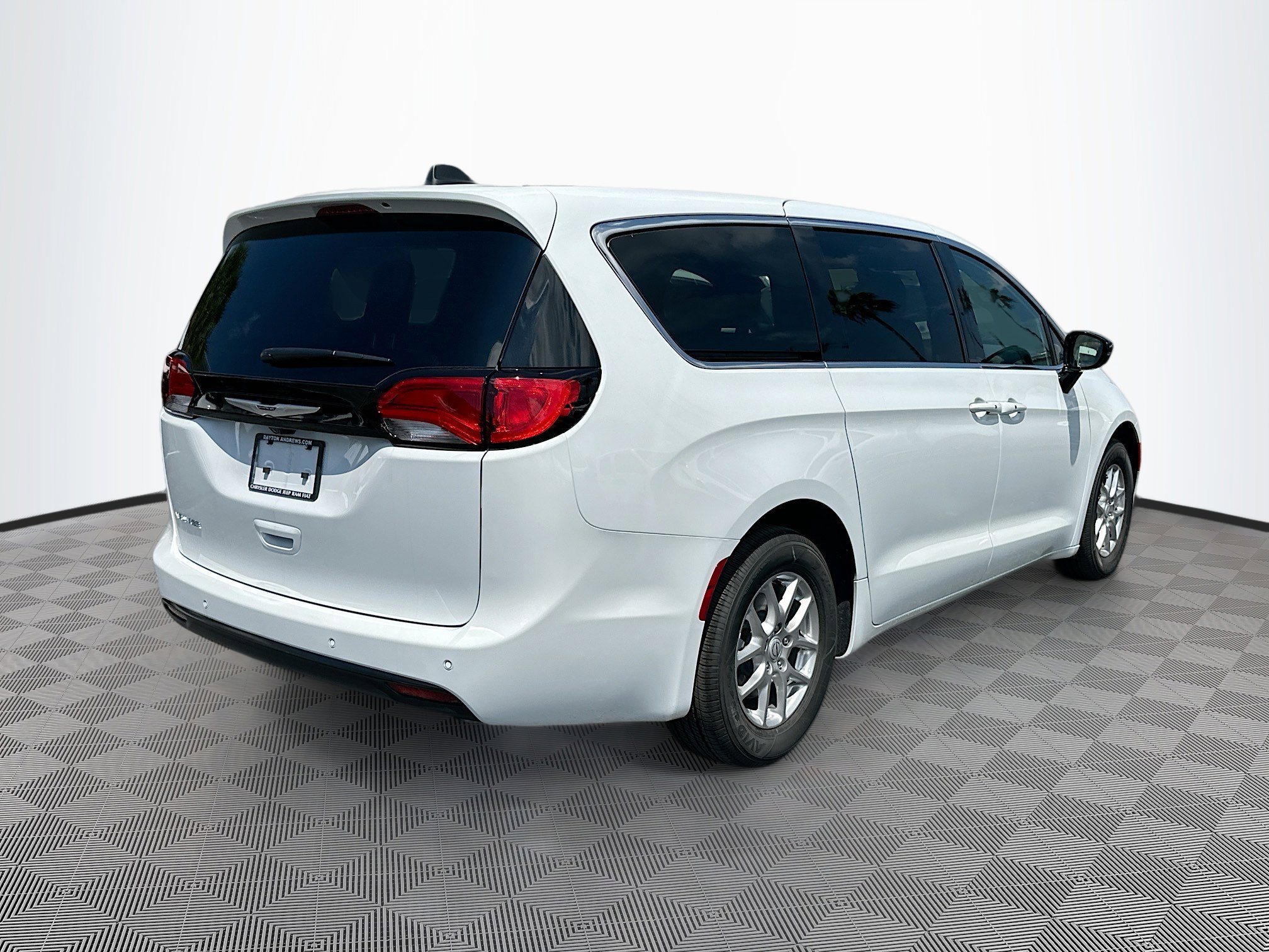 2026 Chrysler Voyager LX photo 4