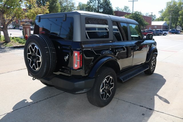 2025 Ford Bronco Outer Banks photo 7
