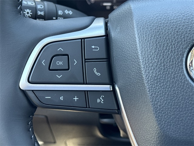 2025 Toyota Highlander Limited photo 23