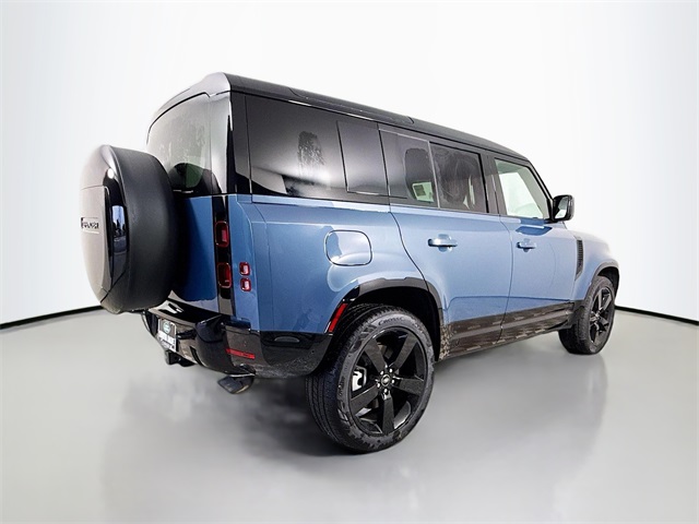 2025 Land Rover Defender 110 X-Dynamic SE photo 2