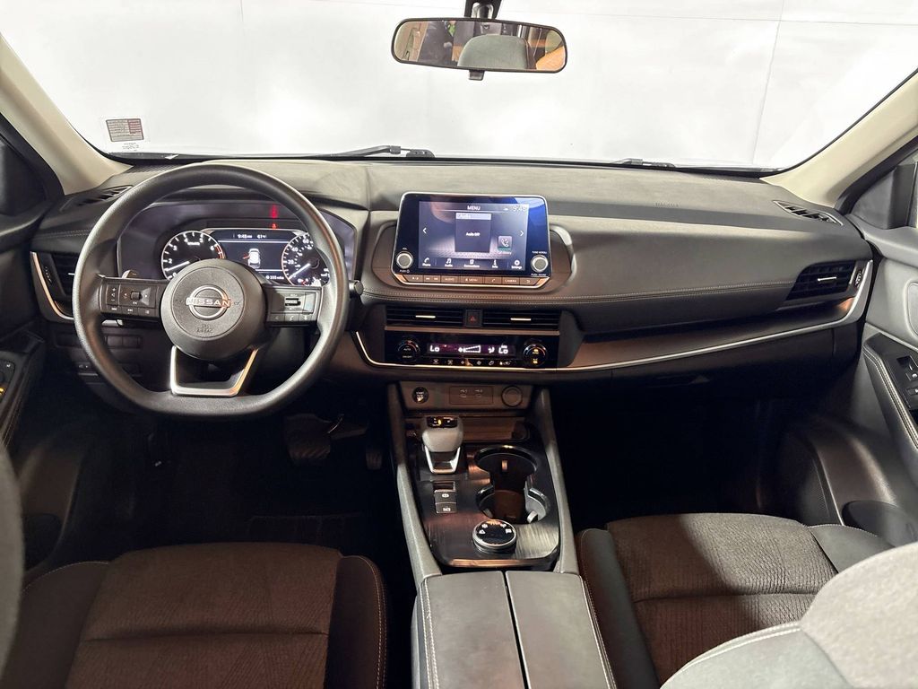 2024 Nissan Rogue SV photo 12