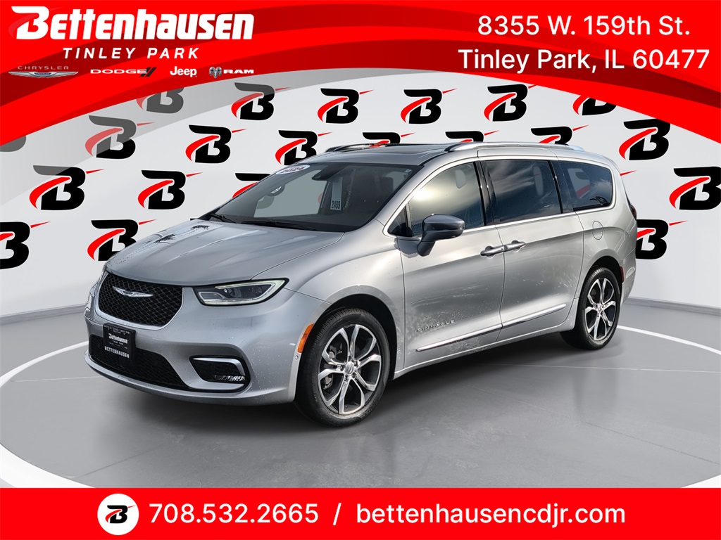 2024 Chrysler Pacifica Pinnacle's photo