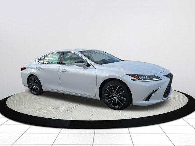 2025 Lexus ES 350's photo