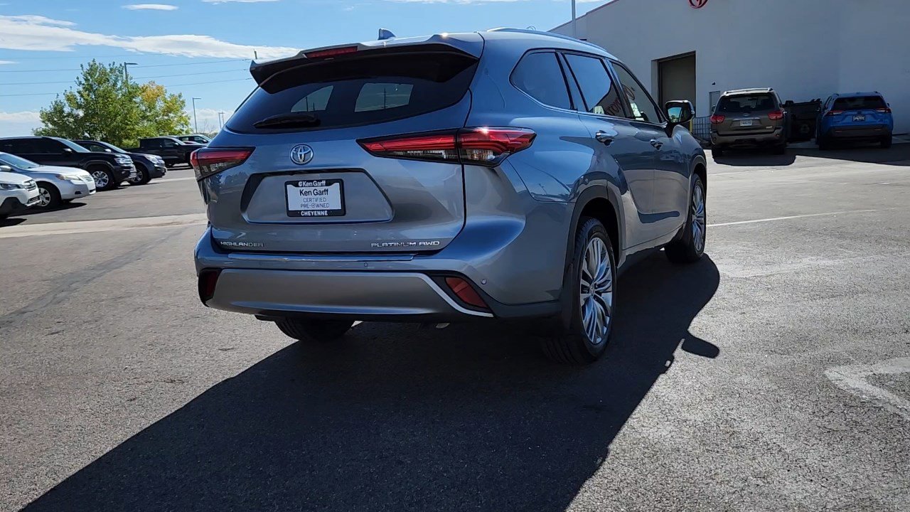 2022 Toyota Highlander Platinum photo 4