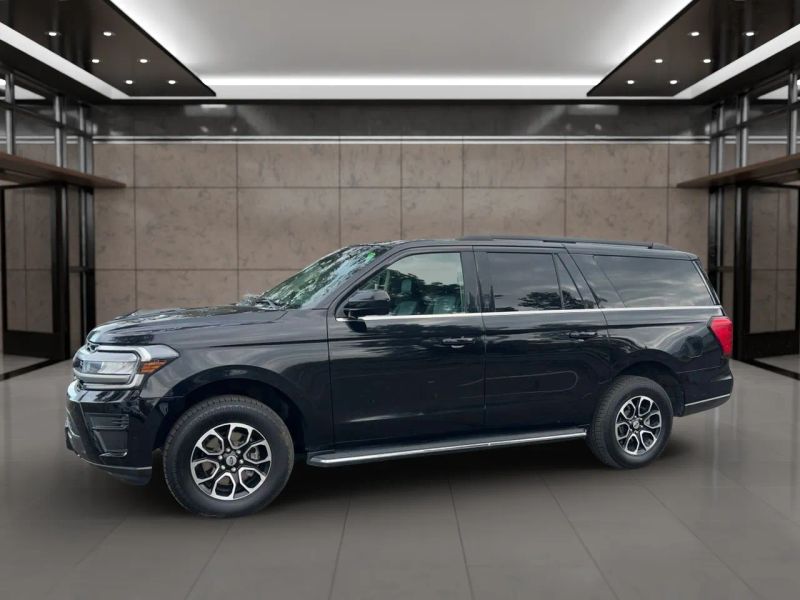 2022 Ford Expedition MAX XLT photo 2