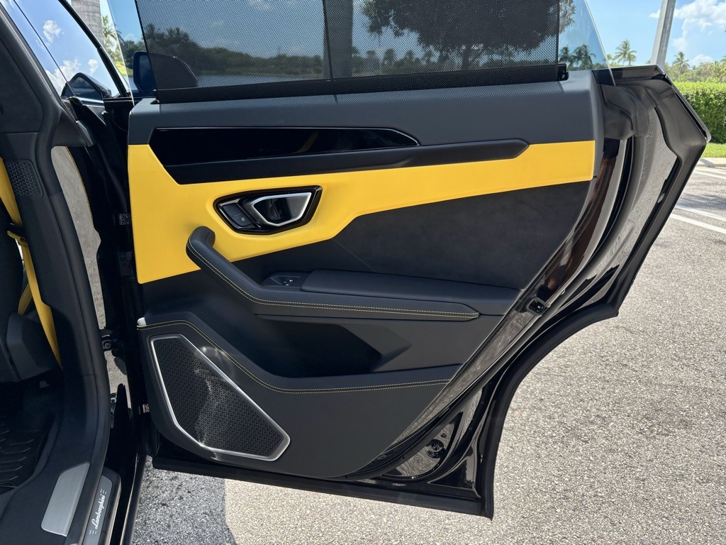 2024 Lamborghini Urus S photo 21