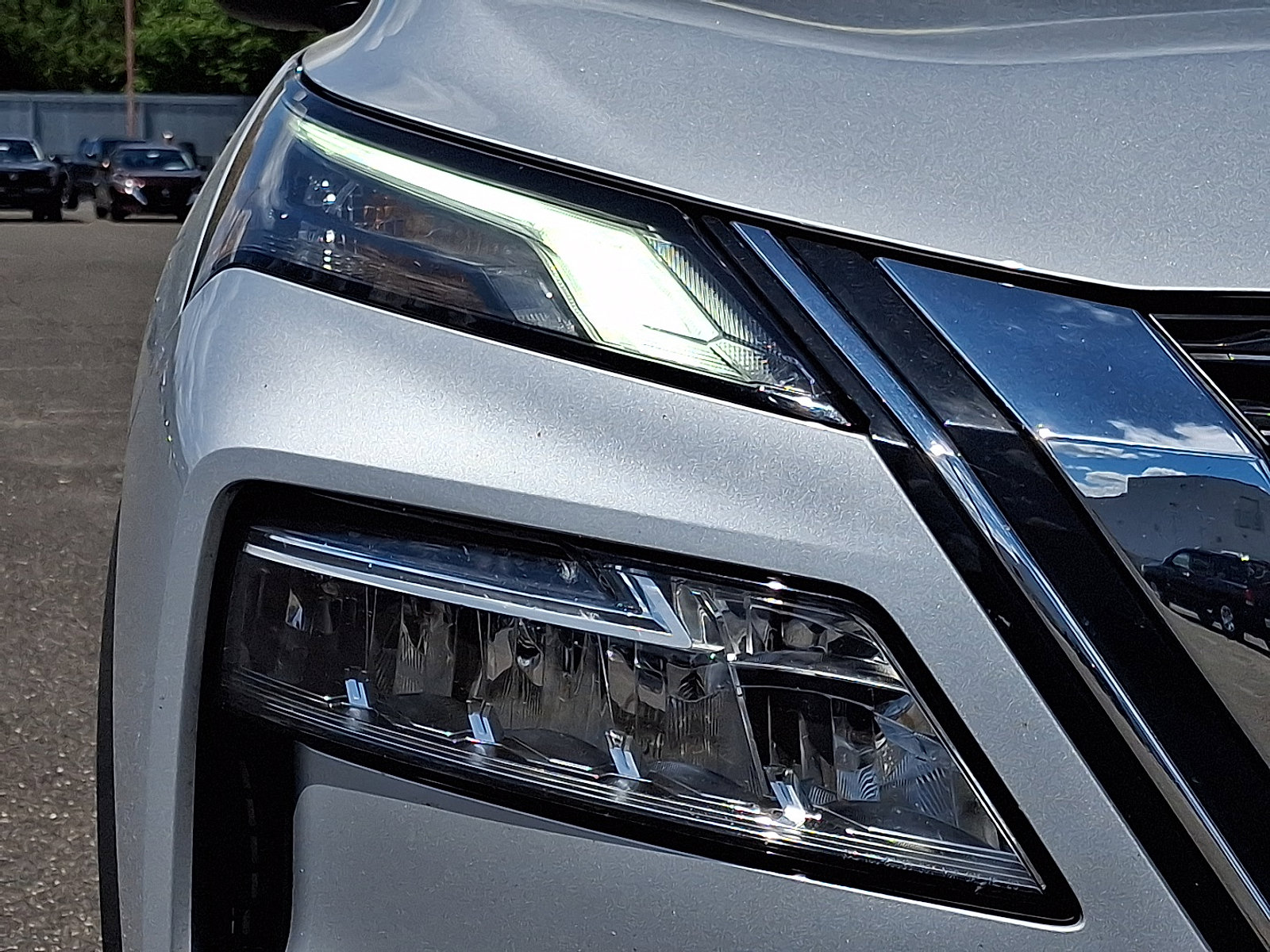 2023 Nissan Rogue SV photo 9