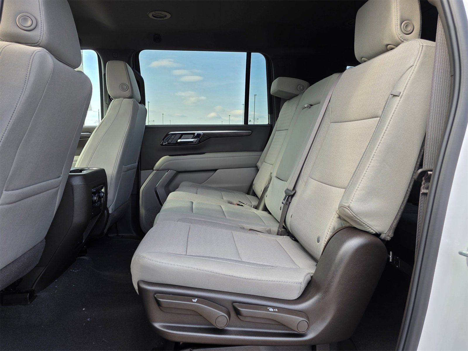 2025 Chevrolet Suburban LS photo 18