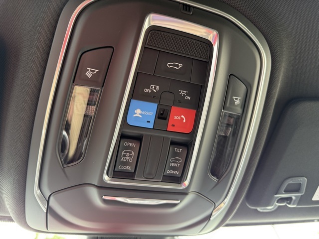 2025 Jeep Grand Cherokee Altitude X photo 31