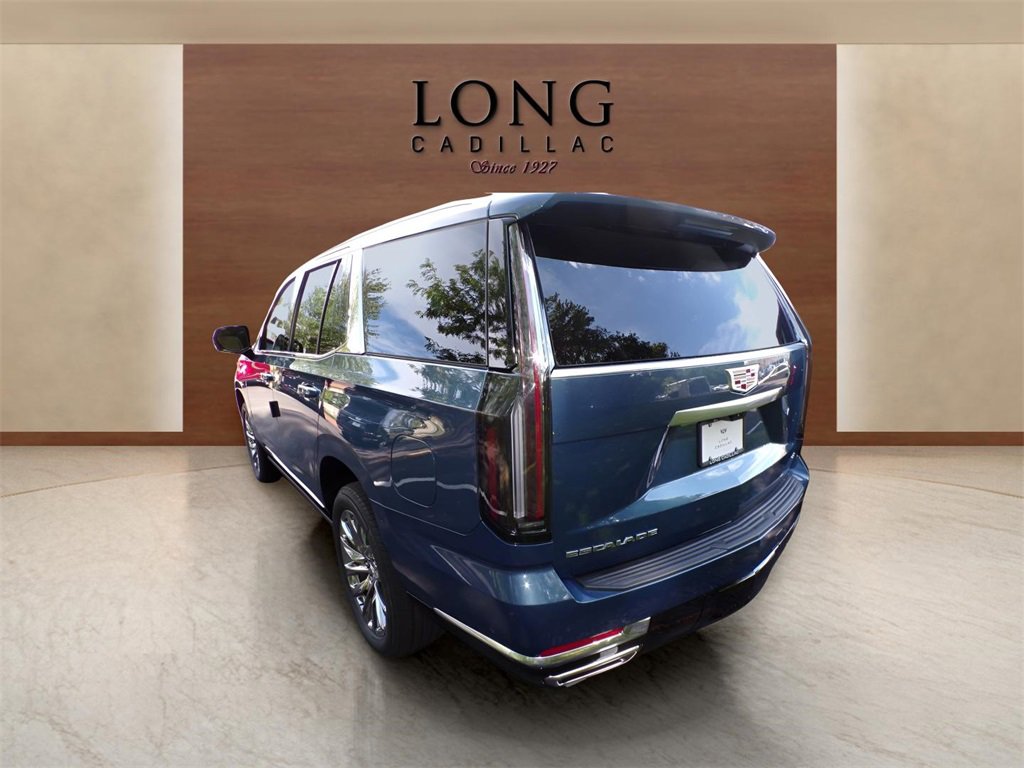 2025 Cadillac Escalade Premium Luxury photo 4
