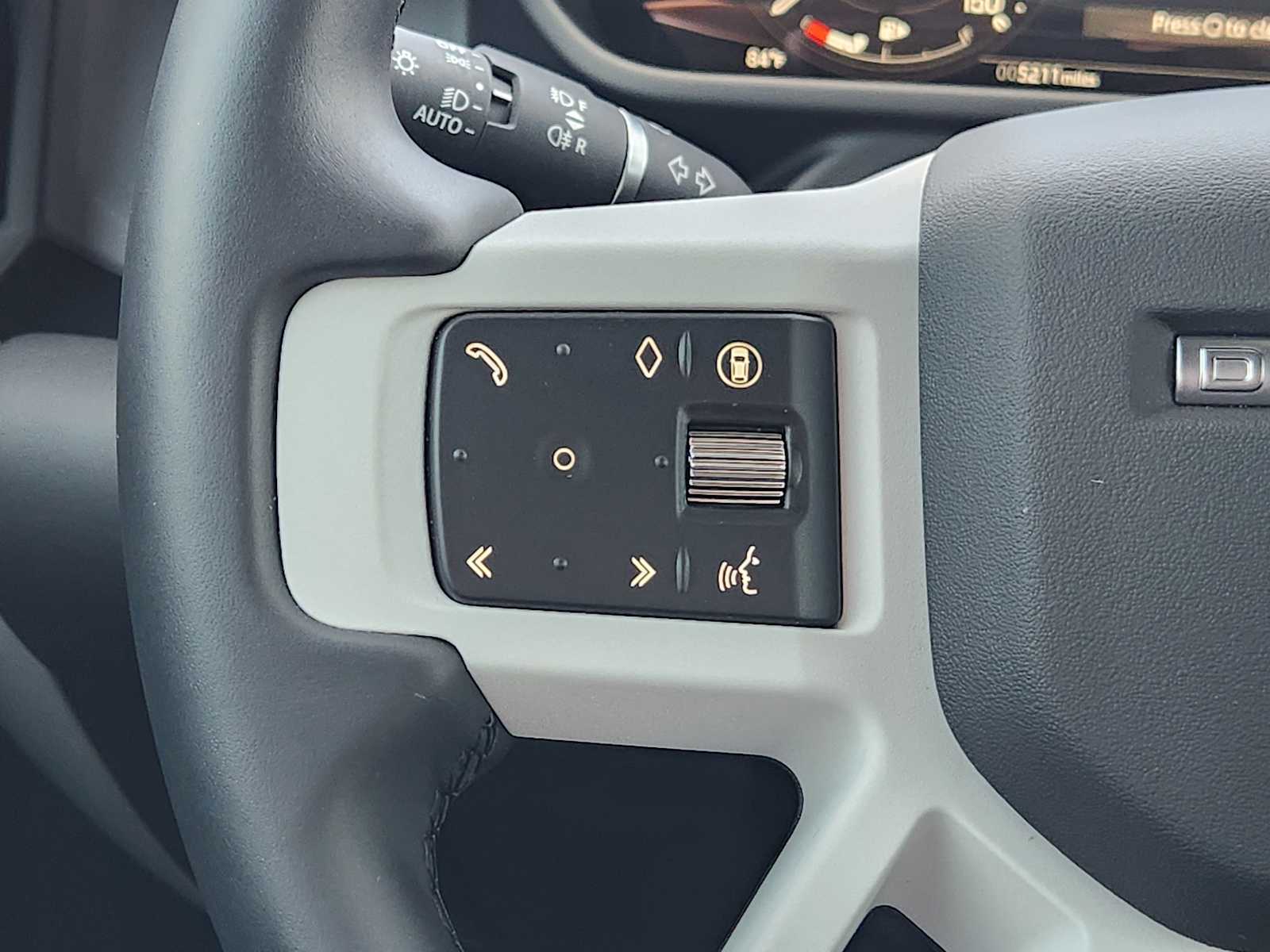 2025 Land Rover Defender 110 X-Dynamic SE photo 23