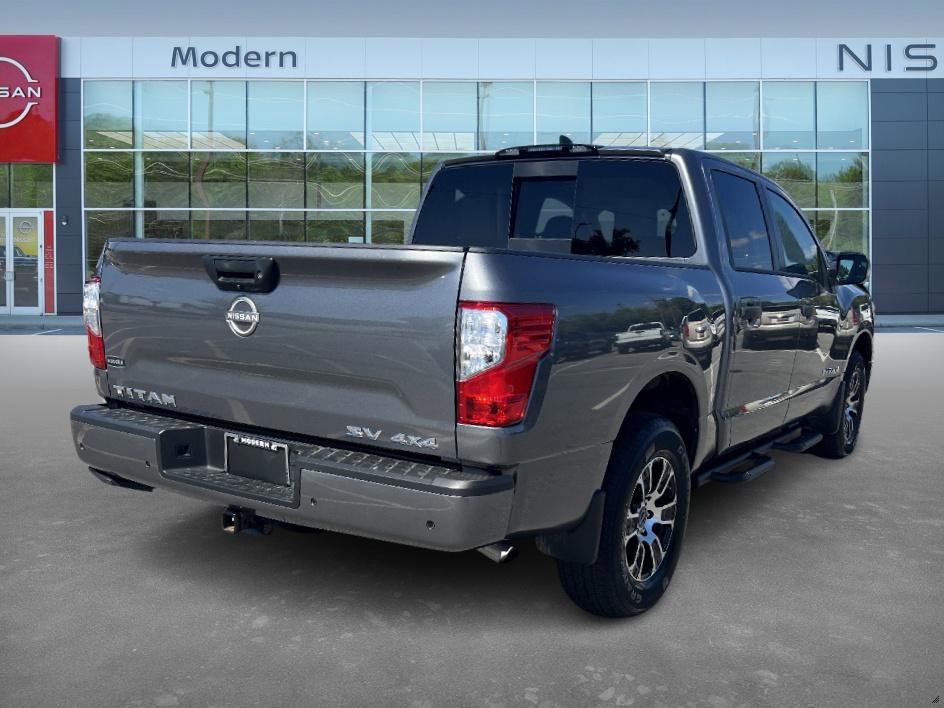2024 Nissan Titan SV Crew Cab photo 5