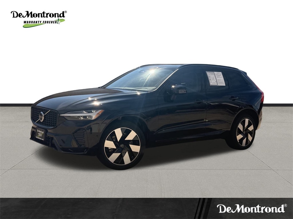 2025 Volvo XC60 Plus's photo
