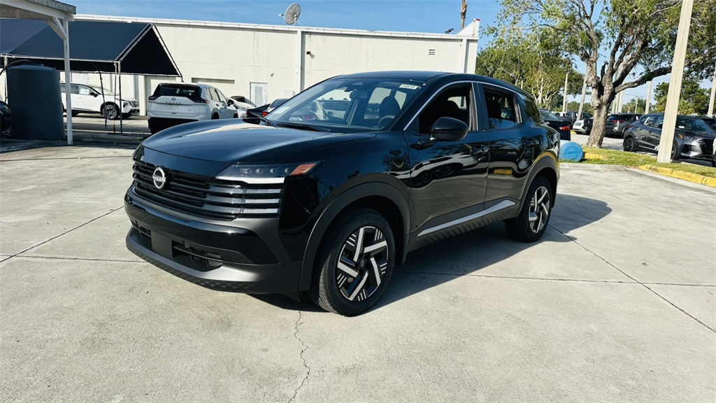 2025 Nissan Kicks SV photo 2