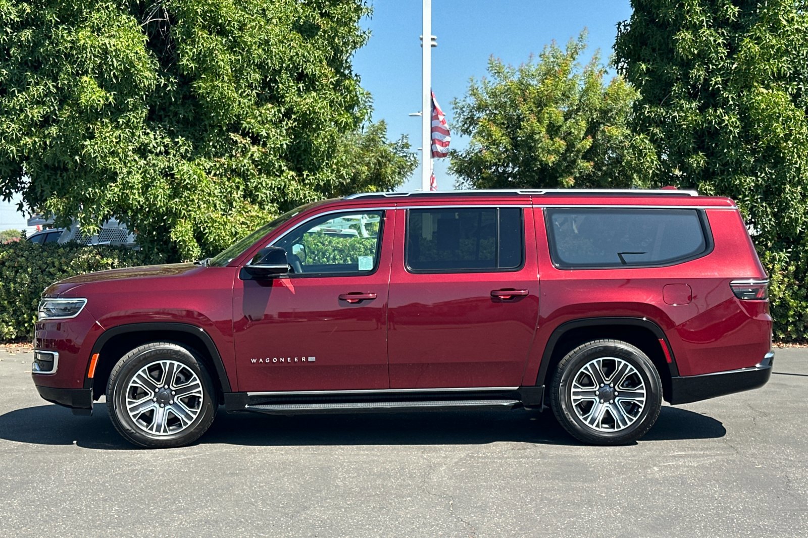 2023 Jeep Wagoneer L Series II photo 7