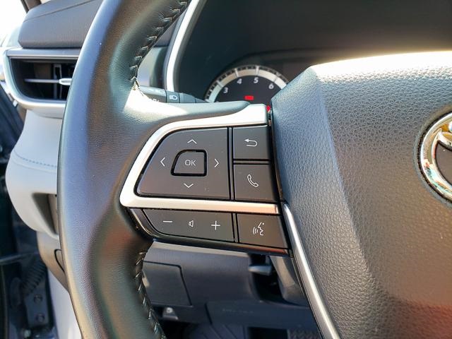 2022 Toyota Highlander XLE photo 19