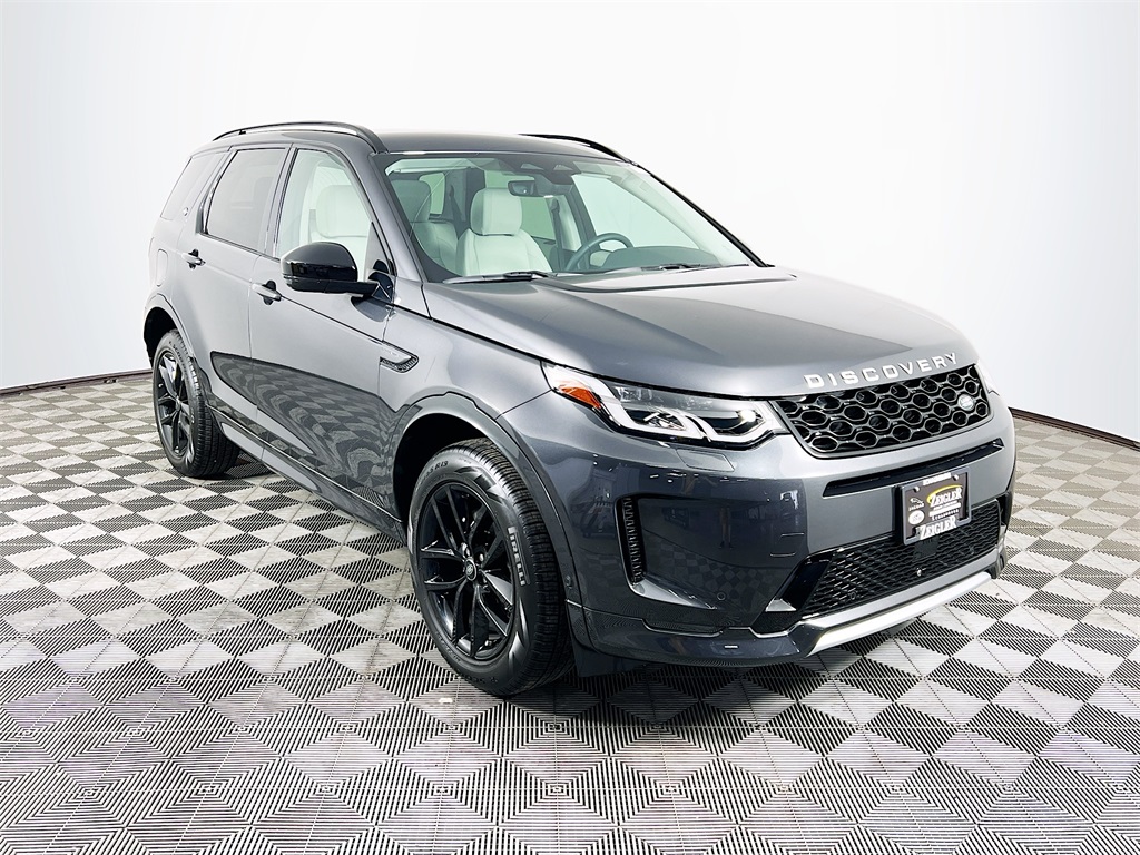 2024 Land Rover Discovery Sport S photo 3