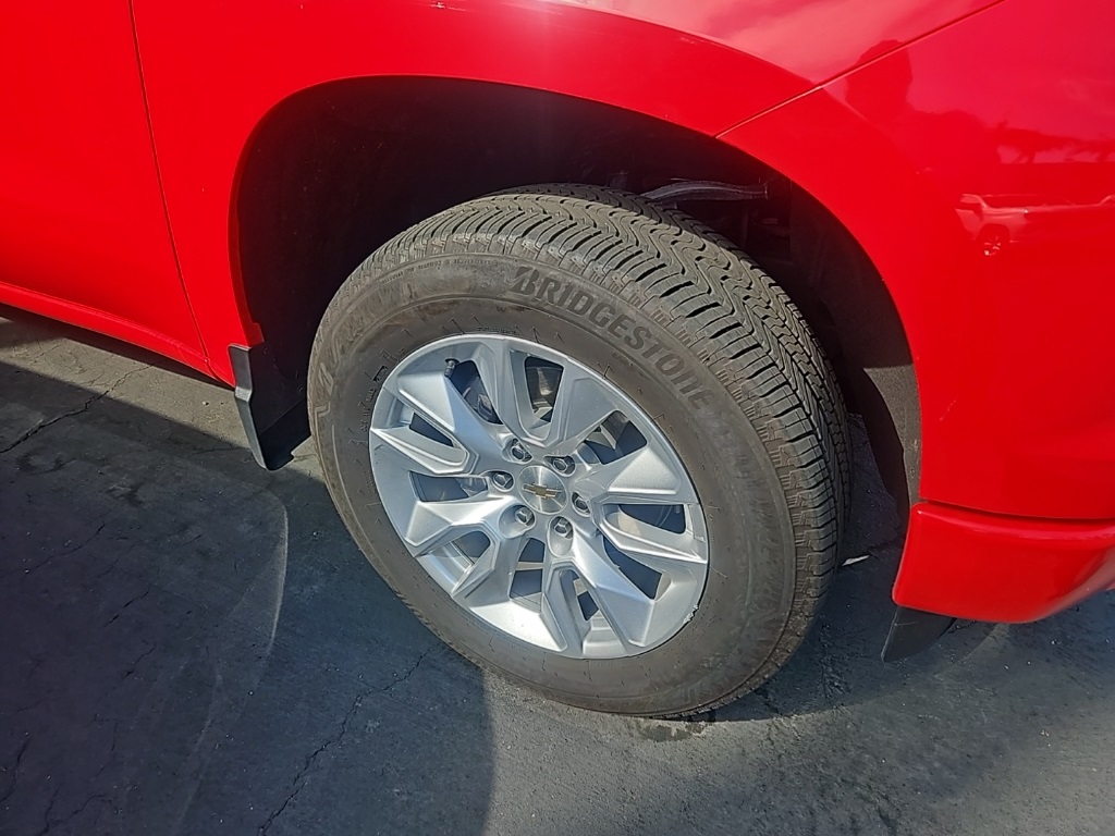 2024 Chevrolet Silverado 1500 Custom photo 2