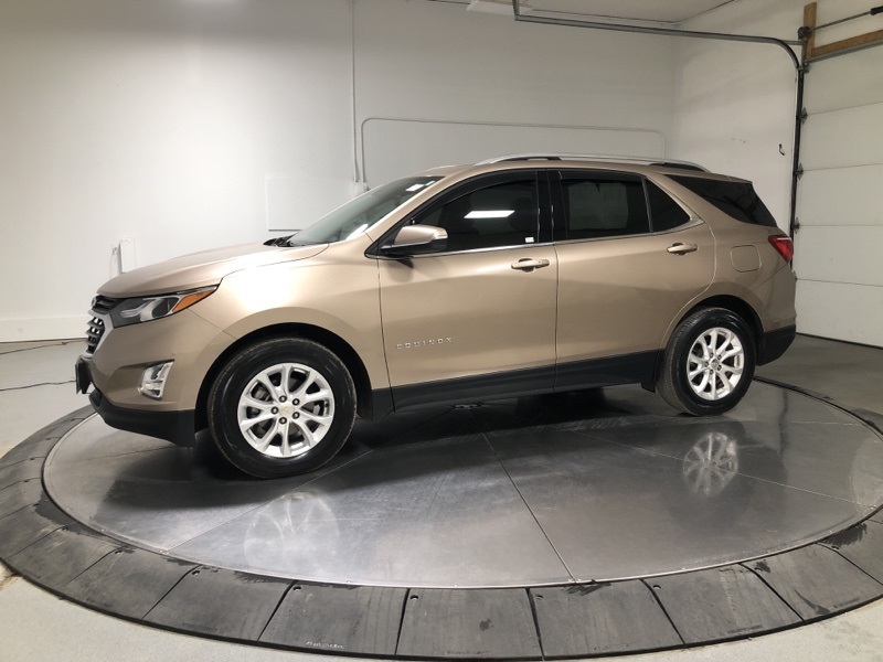 2018 Chevrolet Equinox LT photo 2