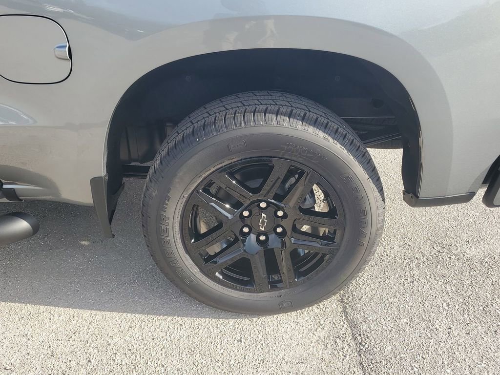 2025 Chevrolet Silverado 1500 Custom photo 18