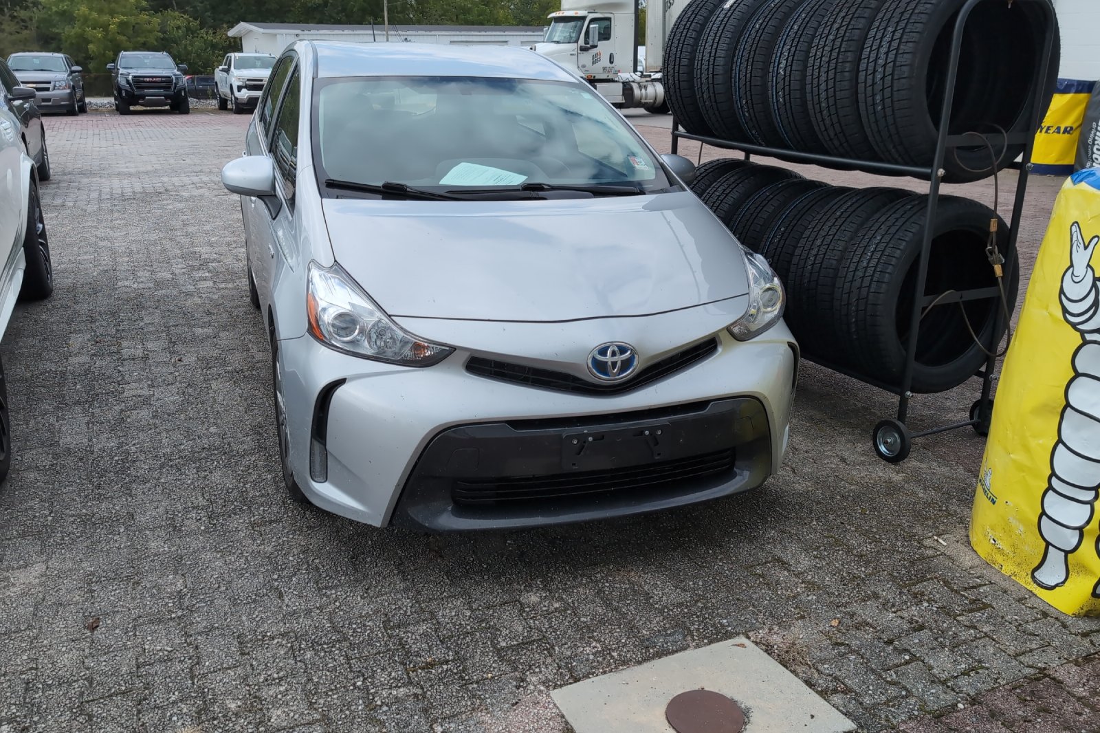 2015 Toyota Prius V Three photo 2