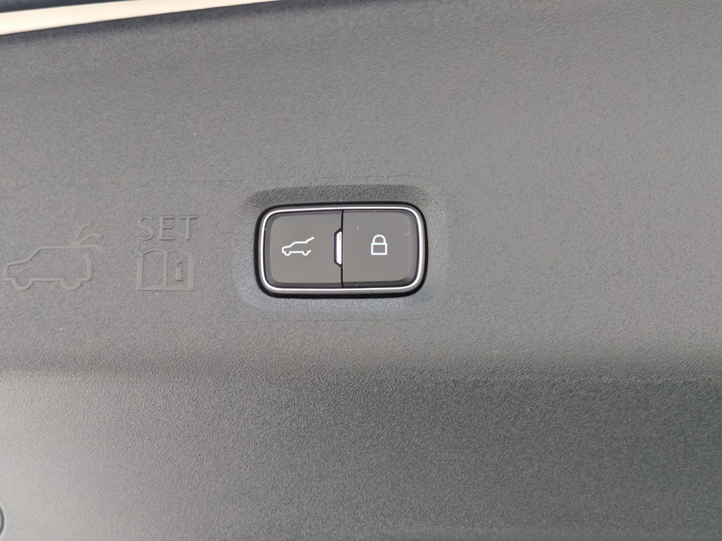 2025 Ford Expedition photo 15