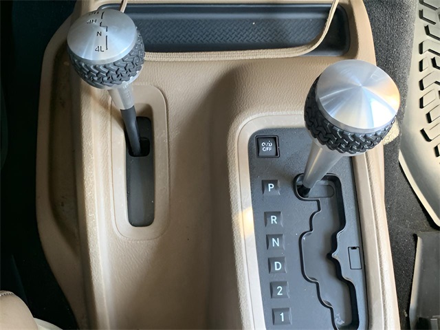 2011 Jeep Wrangler Unlimited Rubicon photo 28