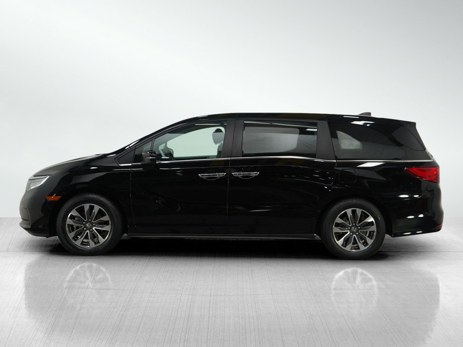 Used 2021 Honda Odyssey EX-L with VIN 5FNRL6H78MB030275 for sale in Burnsville, Minnesota