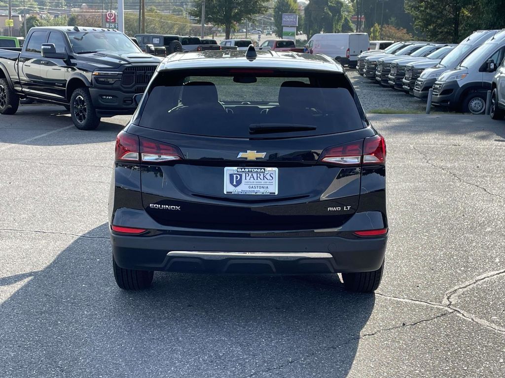 2024 Chevrolet Equinox LT photo 4