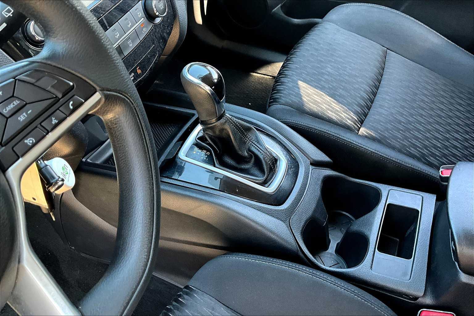 2018 Nissan Rogue S photo 14