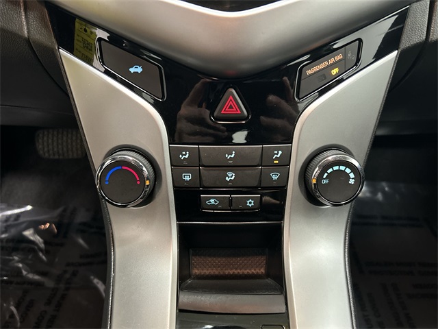 2015 Chevrolet Cruze photo 30