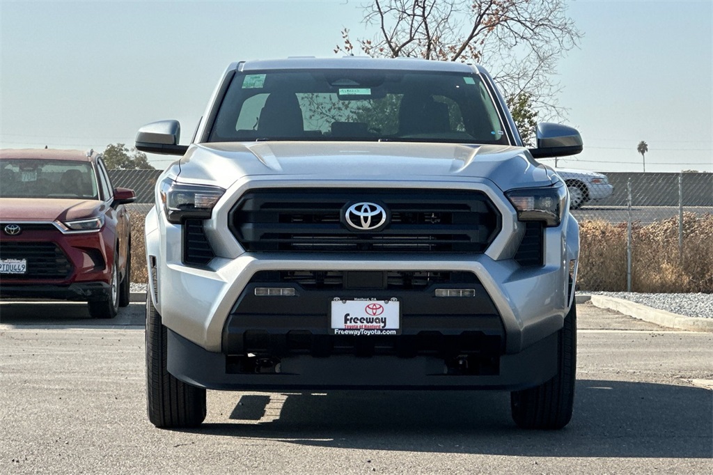 2025 Toyota Tacoma SR5 4x4 Double Cab photo 9