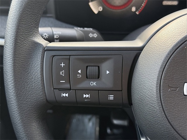 2025 Nissan Kicks SV photo 10