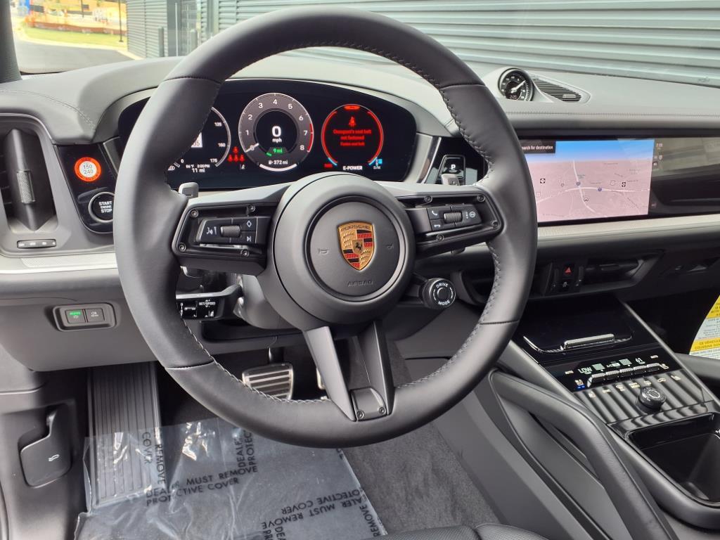 2025 Porsche Cayenne E-Hybrid photo 4