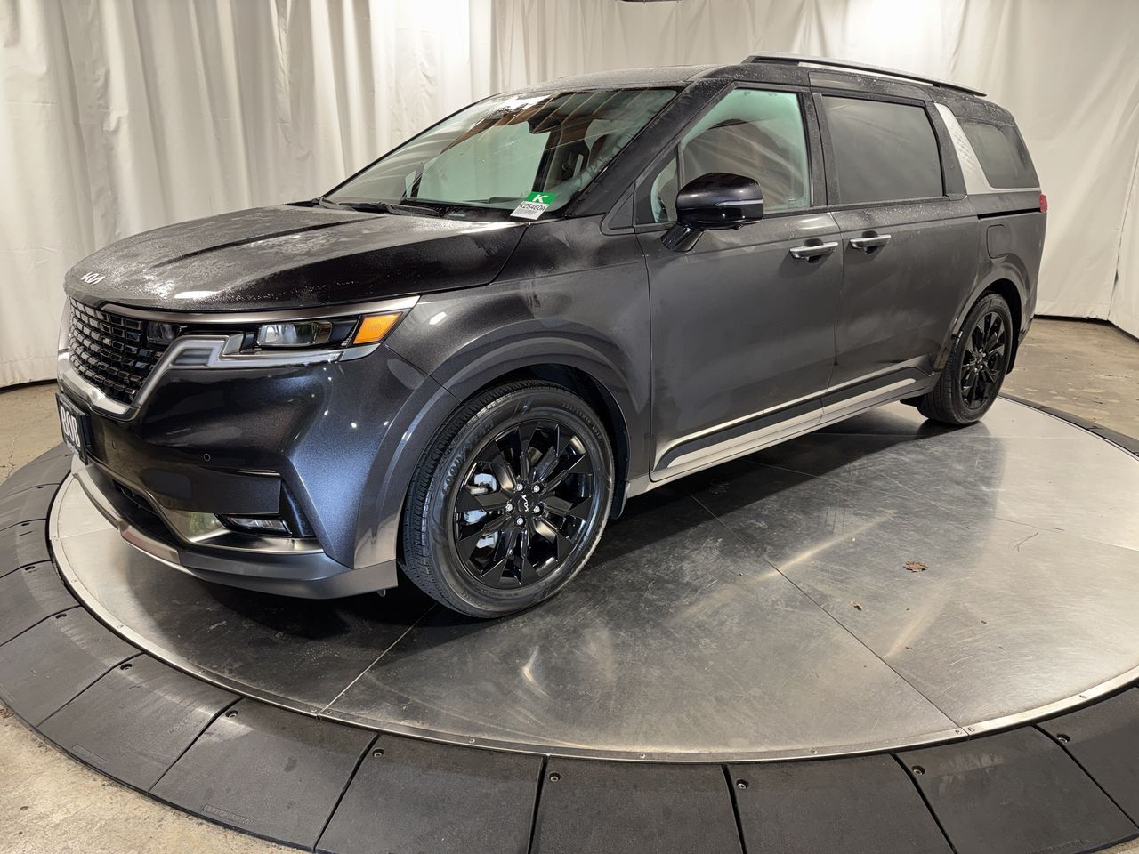 2024 Kia Carnival SX Prestige's photo