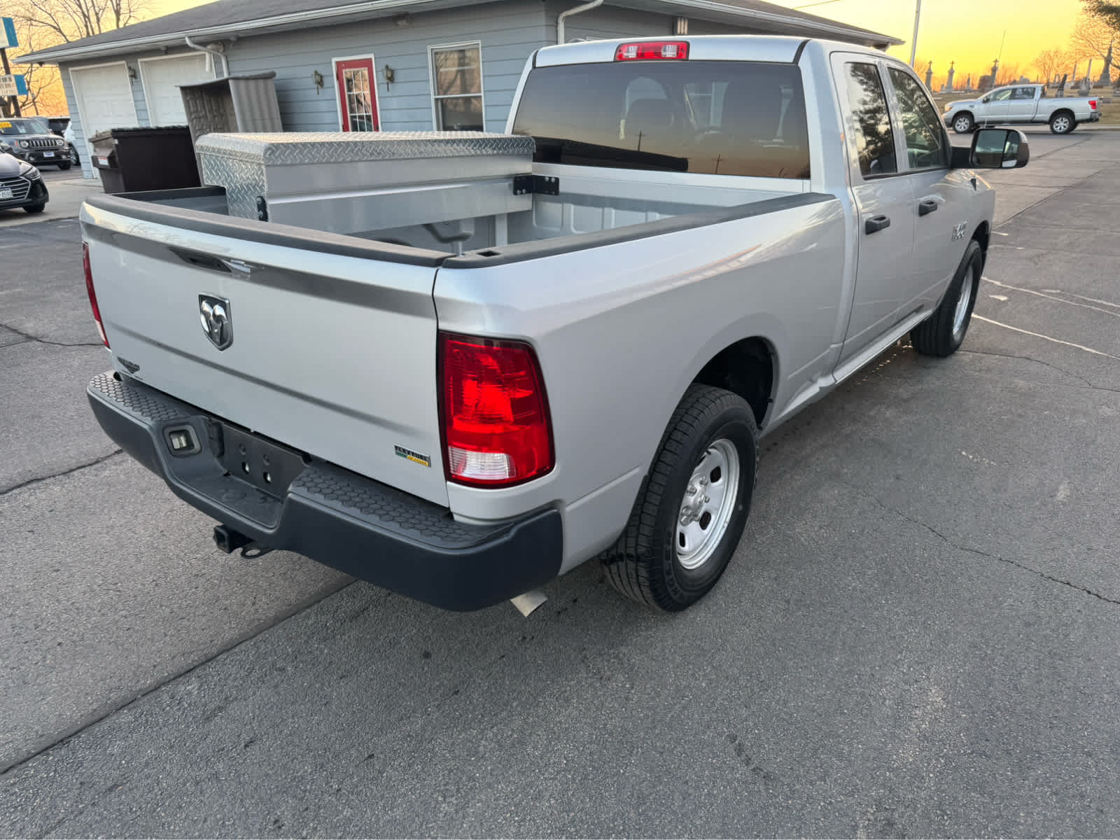 2017 Ram 1500 Tradesman photo 3