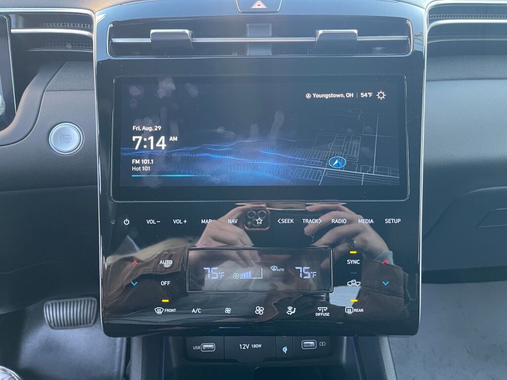 2022 Hyundai Santa Cruz Limited photo 9