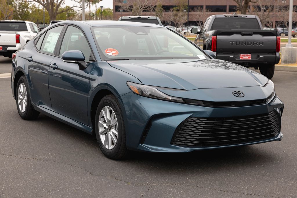 2025 Toyota Camry LE photo 4